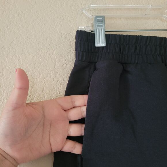 PACT Organic Cotton The Studio Curved Hem Shorts Medium Black Active Athleisure - Picture 7 of 8